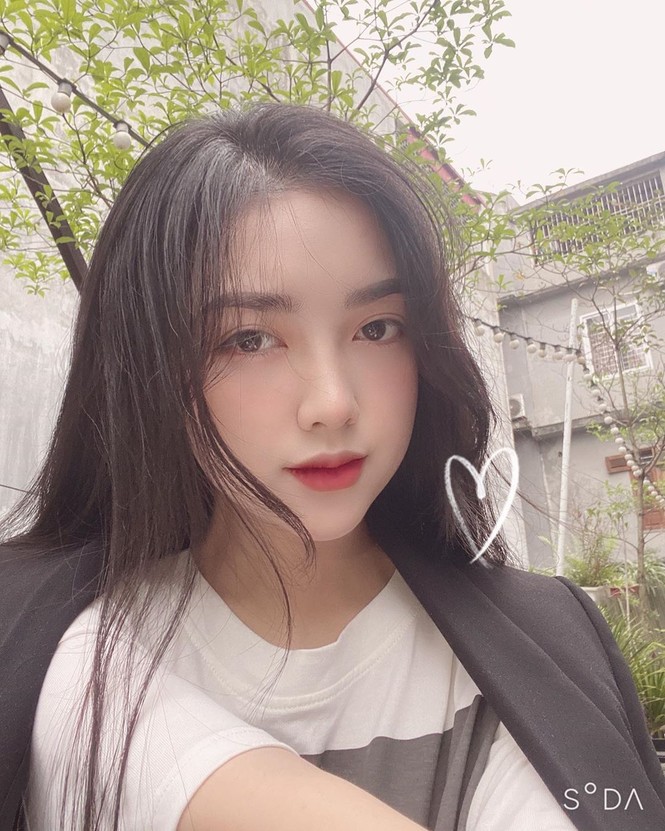 Vợ chồng Duy Mạnh, bạn gái Đức Chinh, Hòa Minzy háo hức đón Valentine - ảnh 3
