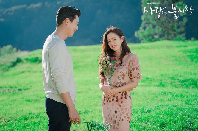 Ảnh lãng mạn của cặp đôi Hạ cánh nơi anh 'đốn tim' fan - ảnh 12