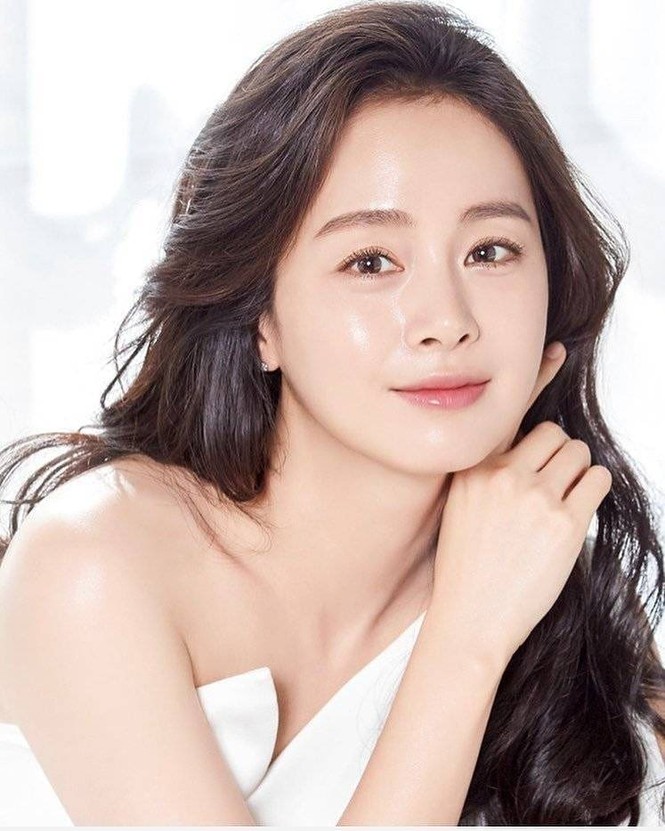 Ảnh tình tứ của vợ chồng Kim Tae Hee khiến fan 'phát sốt' - ảnh 8