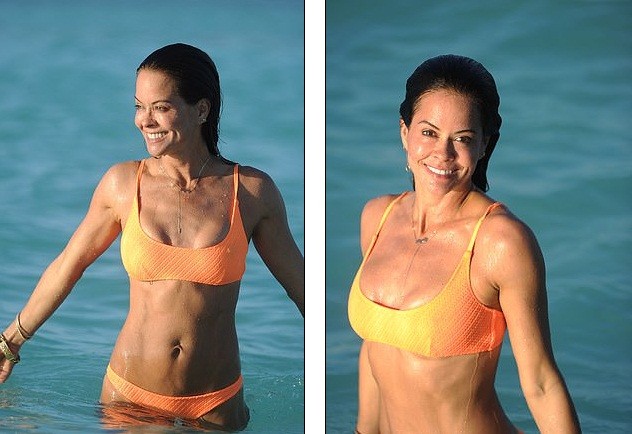 Cựu người mẫu Brooke Burke U50 sinh 4 con vẫn siêu gợi cảm - ảnh 5
