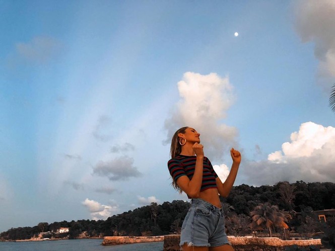 Candice Swanepoel đọ sắc dàn mỹ nhân bán nude che ngực trần - ảnh 11