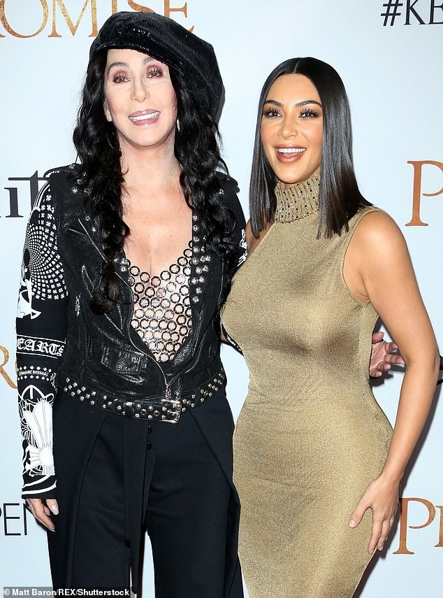 Kim Kardashian ngực đầy nóng bỏng cưỡi mô tô cực chất - ảnh 9