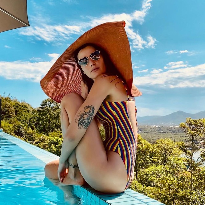 Ngắm loạt ảnh bikini rực lửa của mỹ nhân Brazil Isabeli Fontana - ảnh 10