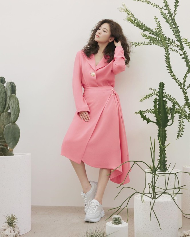 Song Hye Kyo đeo khẩu trang kín mít từ Ý về Hàn Quốc - ảnh 9