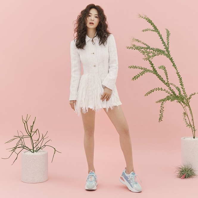 Song Hye Kyo đeo khẩu trang kín mít từ Ý về Hàn Quốc - ảnh 11