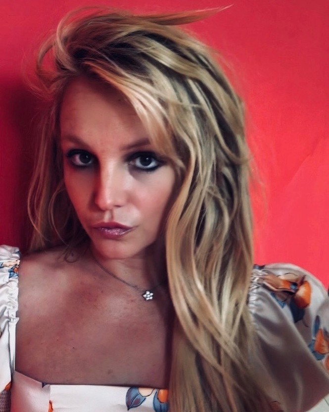 Britney Spears mừng sinh nhật bồ trẻ kém 12 tuổi bằng loạt ảnh nóng bỏng - ảnh 6