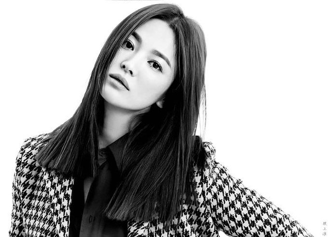 Bị chỉ trích và yêu cầu cách ly, Song Hye Kyo đẹp long lanh trên báo Thái - ảnh 4