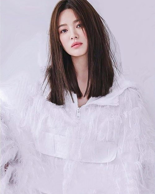 Bị chỉ trích và yêu cầu cách ly, Song Hye Kyo đẹp long lanh trên báo Thái - ảnh 2
