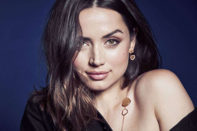 Bond girl 8x Ana de Armas quyến rũ tựa nữ thần sắc đẹp - ảnh 1