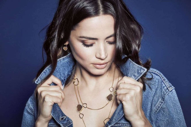 Bond girl 8x Ana de Armas quyến rũ tựa nữ thần sắc đẹp - ảnh 2