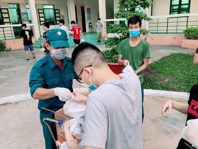 Anh chàng mở hẳn 'Tạp hóa Cô Vy' ở khu cách ly khiến dân mạng cười ngất - ảnh 11