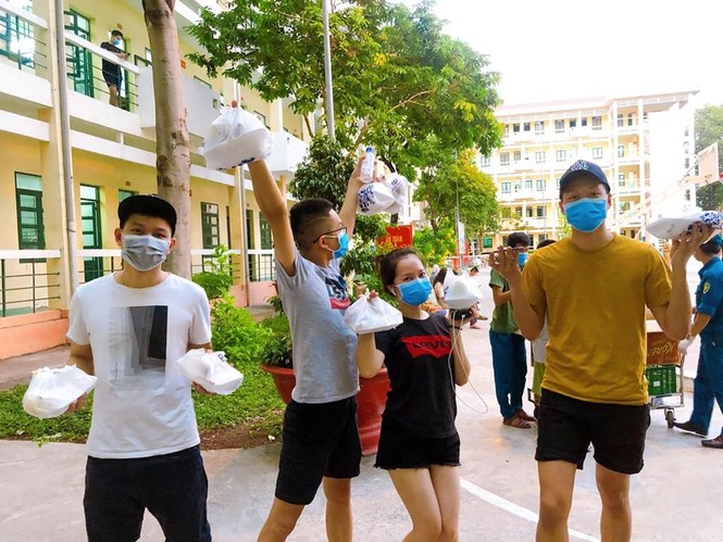 Anh chàng mở hẳn 'Tạp hóa Cô Vy' ở khu cách ly khiến dân mạng cười ngất - ảnh 12