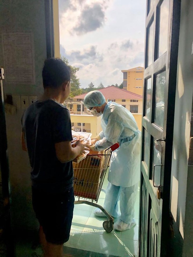 Anh chàng mở hẳn 'Tạp hóa Cô Vy' ở khu cách ly khiến dân mạng cười ngất - ảnh 6