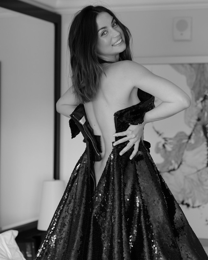 Mê đắm sắc vóc gợi cảm của nàng Bond girl Ana de Armas - ảnh 5