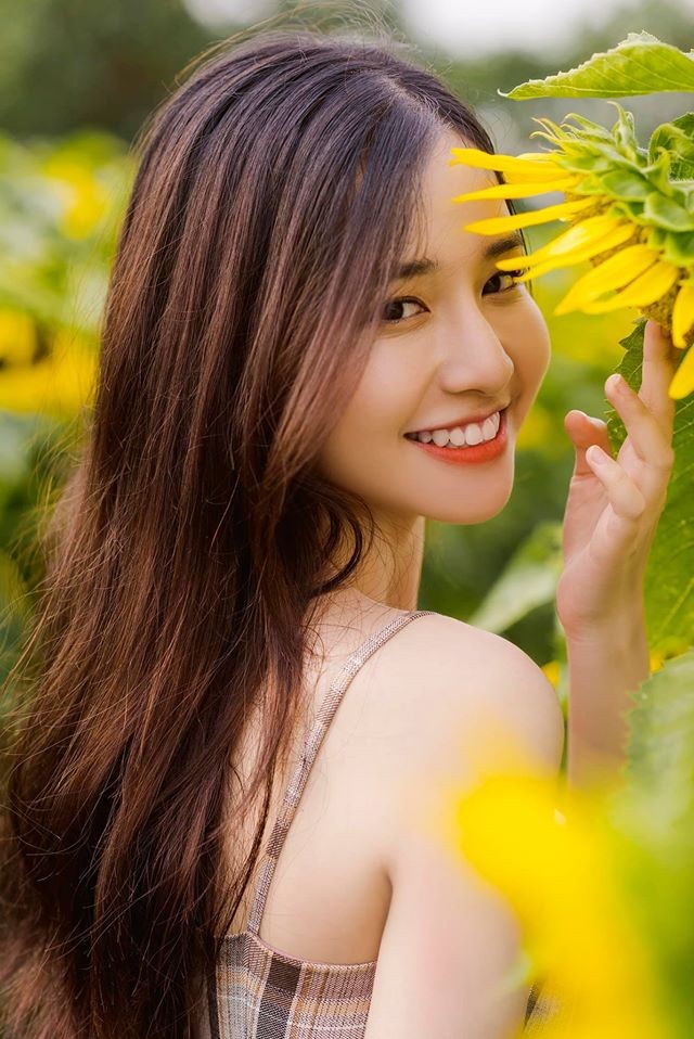 Nụ cười tỏa nắng của Mai Linh thực sự