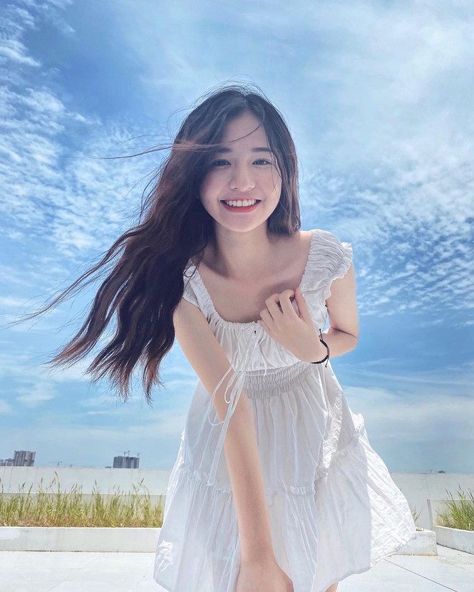Nụ cười tỏa nắng của Mai Linh thực sự