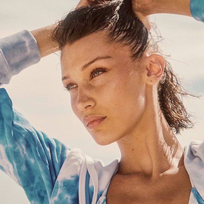 Bella Hadid căng đầy sức sống trên biển - ảnh 3