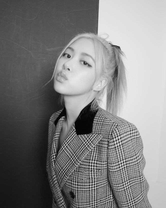BlackPink quyền lực sang chảnh 'đổ bộ' tạp chí Elle Mỹ - ảnh 11