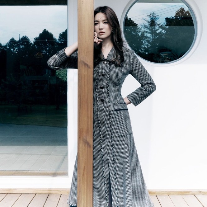 Song Hye Kyo yêu kiều đẹp buồn khi làm quý cô mùa đông - ảnh 13