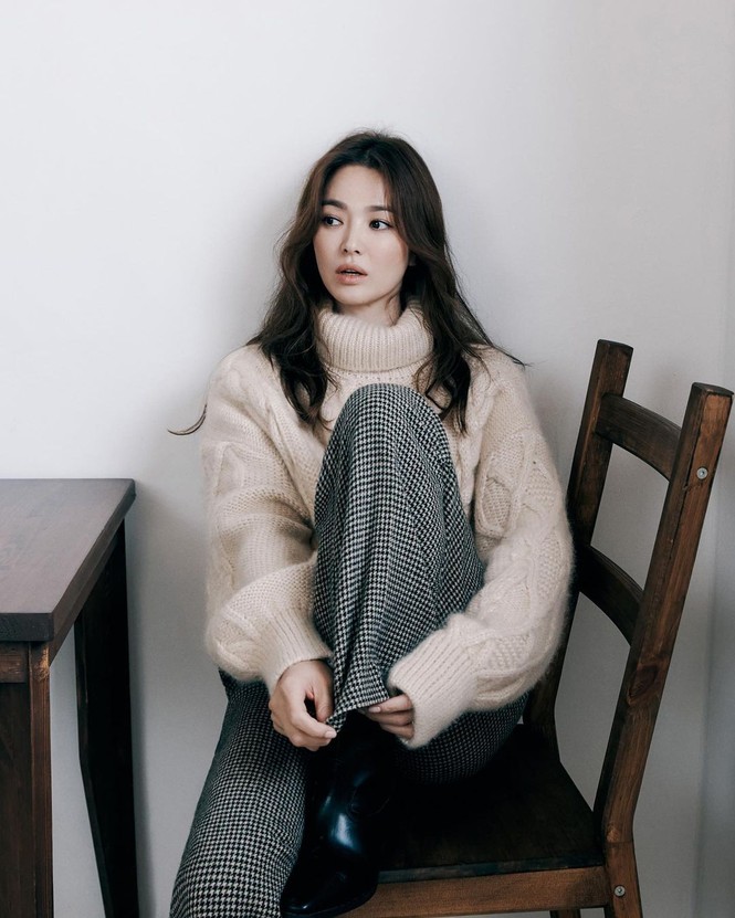 Song Hye Kyo yêu kiều đẹp buồn khi làm quý cô mùa đông - ảnh 9