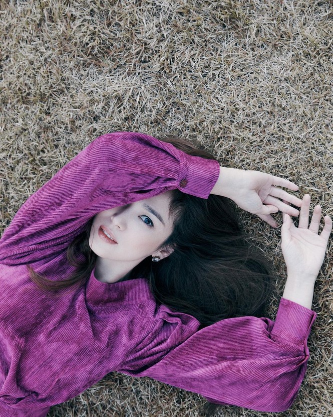 Song Hye Kyo yêu kiều đẹp buồn khi làm quý cô mùa đông - ảnh 2