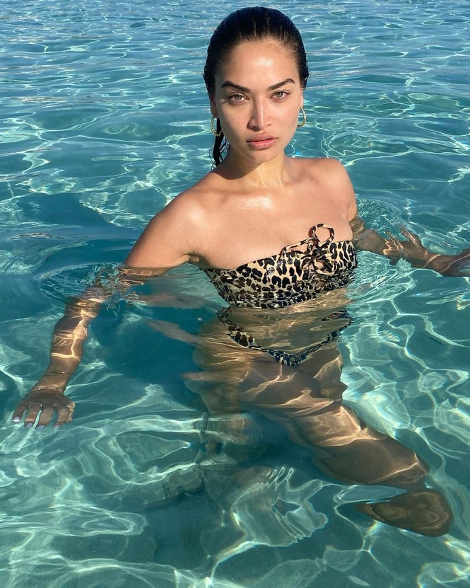 Ánh nude đen trắng đậm chất nghệ thuật của người mẫu Shanina Shaik - ảnh 4