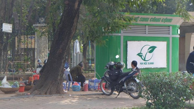 nvscc, lắp nhà vệ sinh, chậm lắp nhà vệ sinh, phạt đái bậy, phạt tiểu bậy - ảnh 1