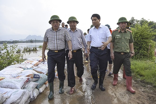 Chủ tịch Hà Nội: Sẵn sàng di dời 14.000 hộ dân nếu nước lũ lên cao - ảnh 1