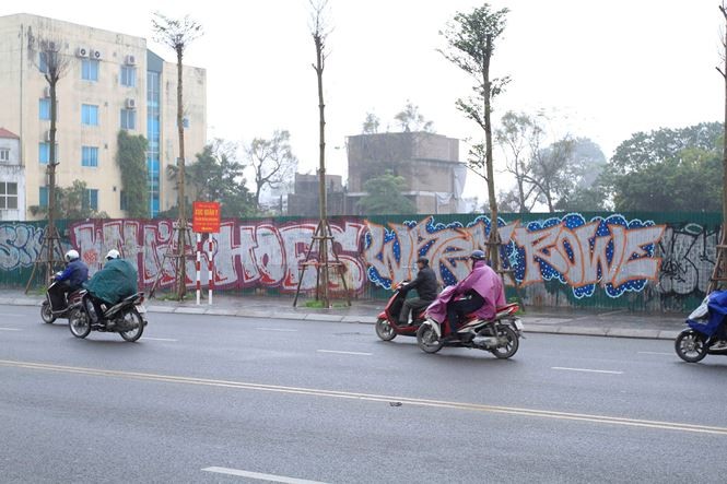 graffiti, đê nghi tàm, hà nội, yên phụ, phường yên phụ, Phạm Thành Trung, hạ đê nghi tàm, vẽ bậy - ảnh 4