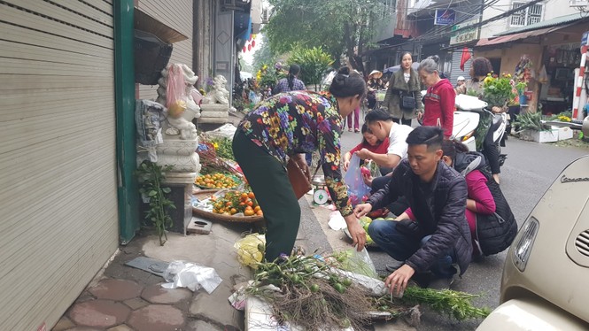 30 tết, hà nội, chợ tết, giá cả, leo thang, thịt lợn - ảnh 1