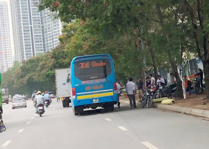 Hà Nội ngày đầu “nắn” tuyến, nhiều xe khách vi phạm bị nhắc nhở - ảnh 4