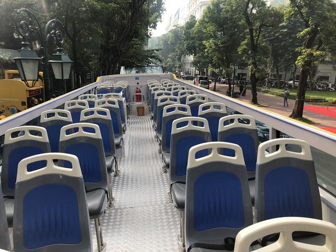 Cận cảnh tuyến xe buýt mui trần thứ 2 Hà Nội lăn bánh - ảnh 3