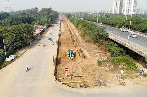 Ban Duy tu nói gì về tồn tại ở dự án mở rộng đường gom Đại lộ Thăng Long? - ảnh 1