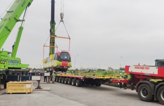 Đoàn tàu đầu tiên tuyến đường sắt đô thị số 3 đã về khu đề-pô Nhổn - ảnh 5