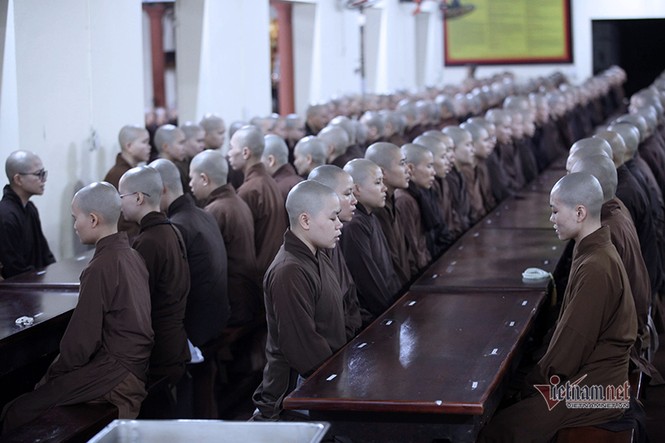 Ngôi trường bắt đầu học từ 4h30 sáng và kéo dài tới đêm muộn - ảnh 2