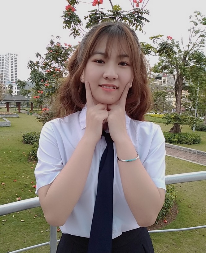 Nữ sinh 17 tuổi sắp tốt nghiệp đại học nhờ tăng cường học online - ảnh 1