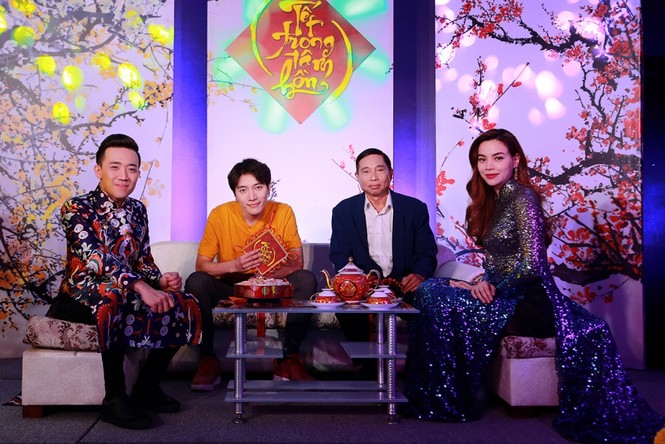 Trấn Thành hôn thắm thiết Hồ Ngọc Hà khi cùng làm MC - ảnh 6