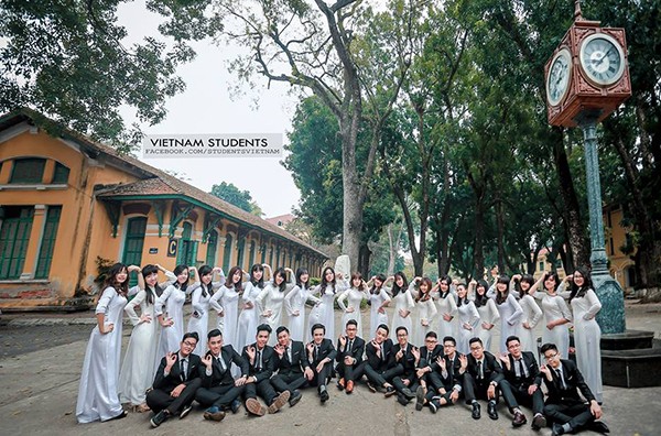 Ảnh kỷ yếu hồn nhiên tuổi học trò của teen Chu Văn An - ảnh 1