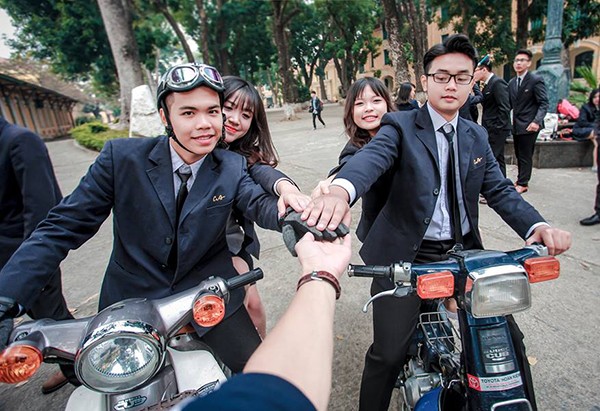 Ảnh kỷ yếu hồn nhiên tuổi học trò của teen Chu Văn An - ảnh 7