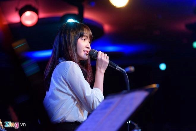 Hot girl bolero: 'Anti-fan nói tôi chân dài, não ngắn' - ảnh 2