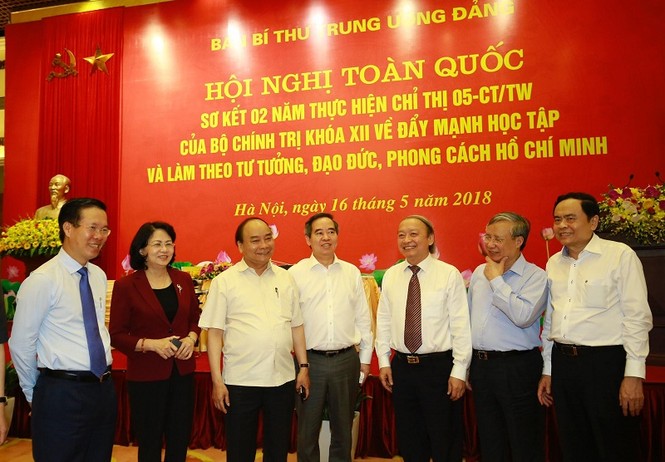 Có cán bộ giữ chức vụ cao thiếu tu dưỡng, vi phạm pháp luật - ảnh 1