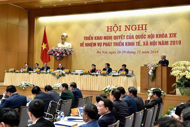 Đấu tranh loại bỏ cán bộ tham nhũng, hư hỏng - ảnh 2