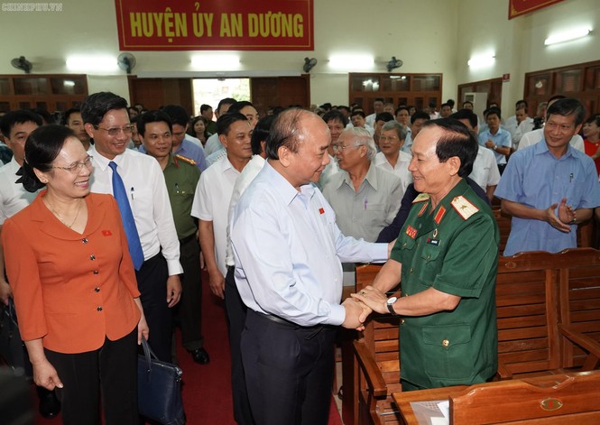 Thủ tướng: Sẽ áp dụng công nghệ để chống nhũng nhiễu, tiêu cực - ảnh 2