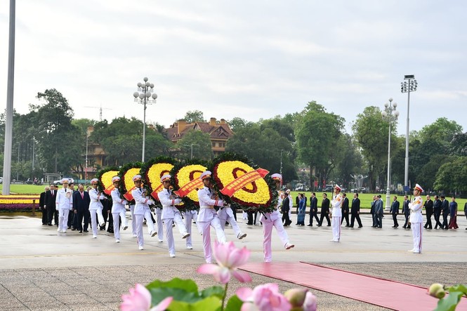 Lễ kỷ niệm 130 năm Ngày sinh Chủ tịch Hồ Chí Minh - ảnh 5