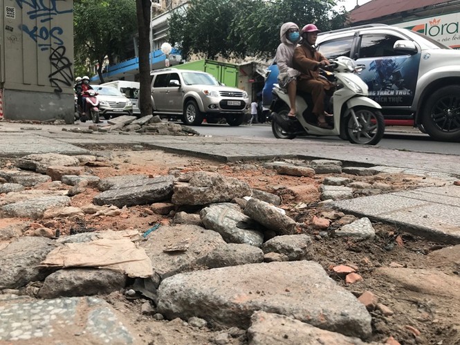 vỉa hè, TPHCM, hư hỏng, Sở GTVT TPHCM, trung tâm TPHCM, - ảnh 4