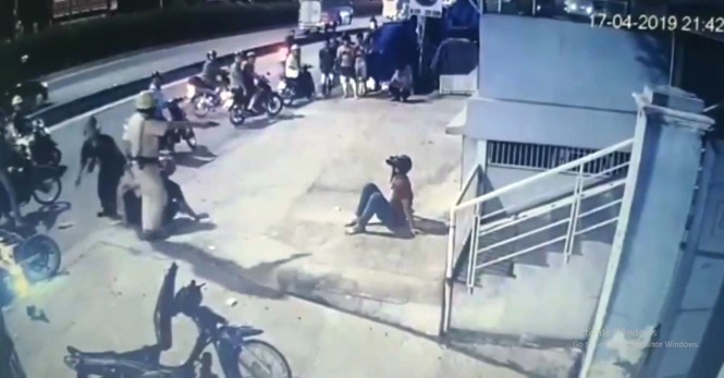 Xác minh làm rõ video CSGT chĩa súng, đánh người - ảnh 1
