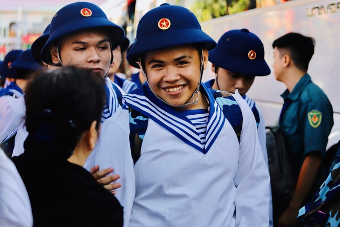 Nam thanh nữ tú TPHCM nhập ngũ | Giới trẻ 12 Nam thanh nữ tú TPHCM nhập ngũ - ảnh 6