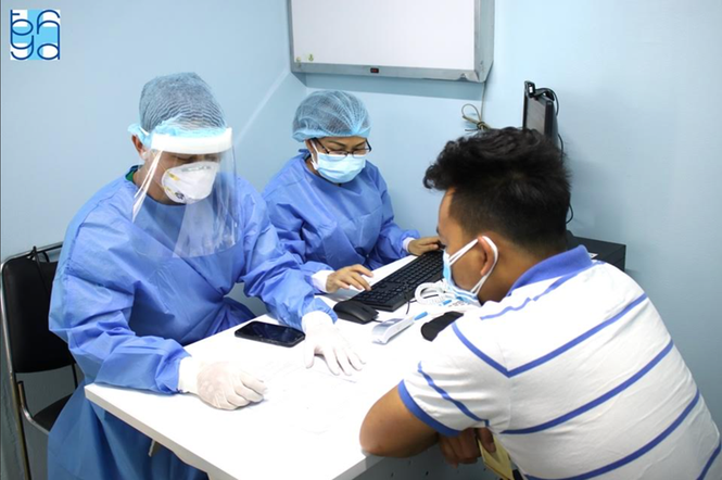 Bệnh viện hiến kế mô hình giảm nguy cơ lây nhiễm bệnh Covid-19 cho nhân viên y tế - ảnh 10