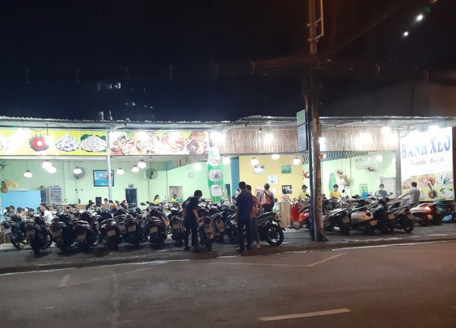 quán hàng đông trở lại - ảnh 1