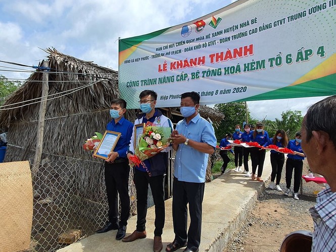 Chiến sĩ tình nguyện tham gia xây dựng nông thôn mới - ảnh 9